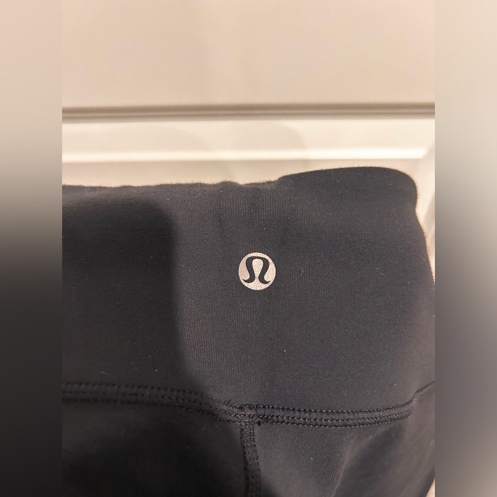 lululemon size 12 reversible black/grey low-rise leggings